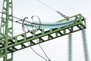 Bucha Grampo Para Fixar Fios e Cabos de Alta Tensão