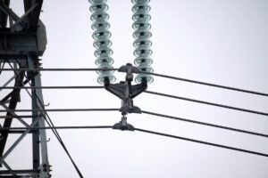 Como Fazer Conexão de Cabos Aéreo de Alta Tensão: Guia Técnico e Seguro