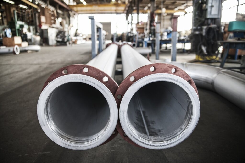 Composição de Tubos Industrial: O Que Você Precisa Saber Antes de Escolher o Material Ideal