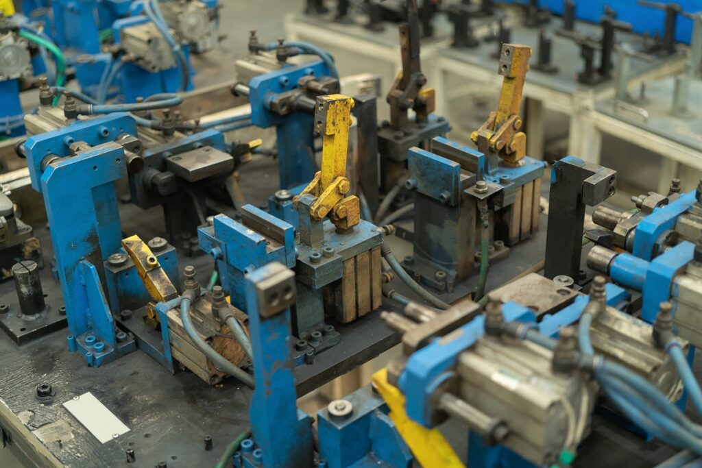 Como Dobrar Tubos Industrial em Dobradeira e Como É Feita a Torção em Tubos Industriais