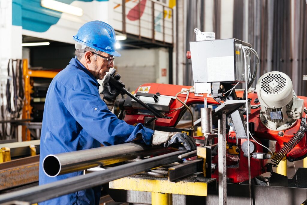 Como Dobrar Tubos Industrial em Dobradeira e Como É Feita a Torção em Tubos Industriais