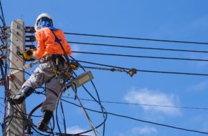 Como São Colocados os Cabos de Alta Tensão: Guia Técnico, Seguro e Profissional